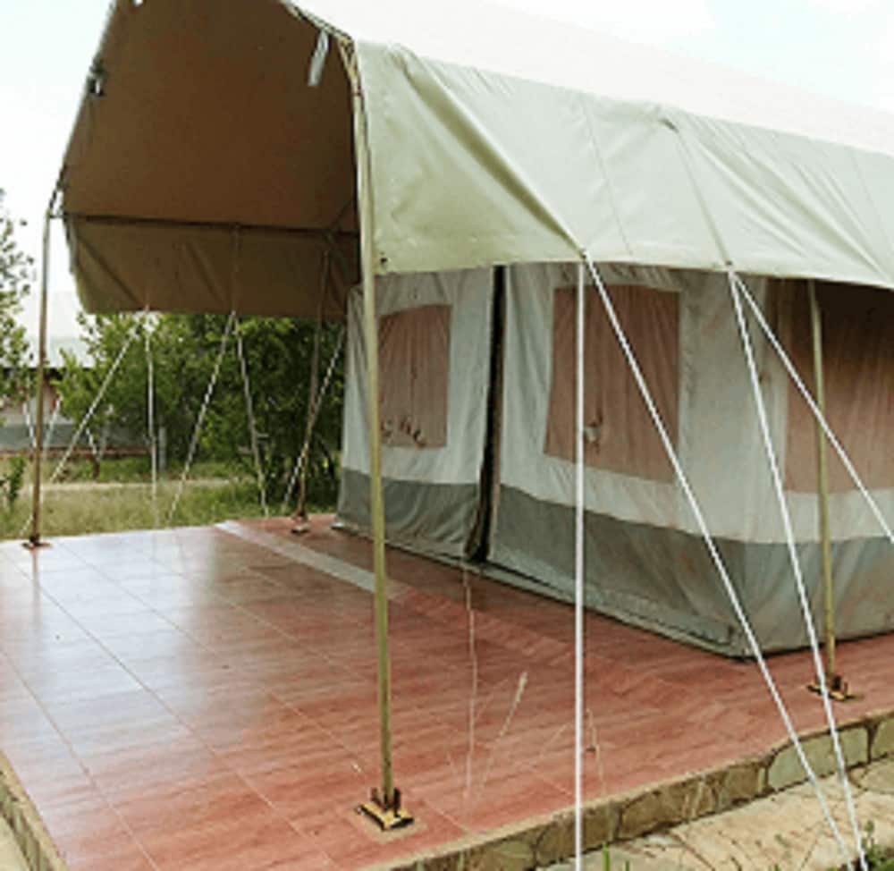 storms resort nanyuki