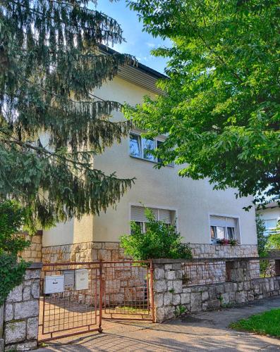 family guesthouse greenslo