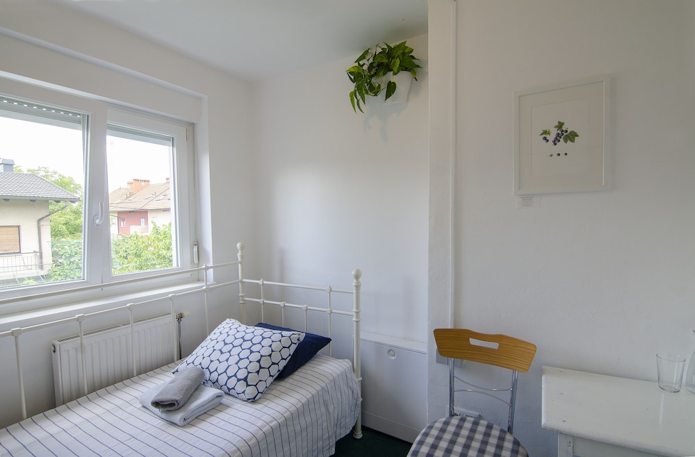 family guesthouse greenslo
