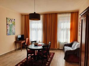 Altwienerhof,Rudolfsheim-Funfhaus>>Baden,3 star