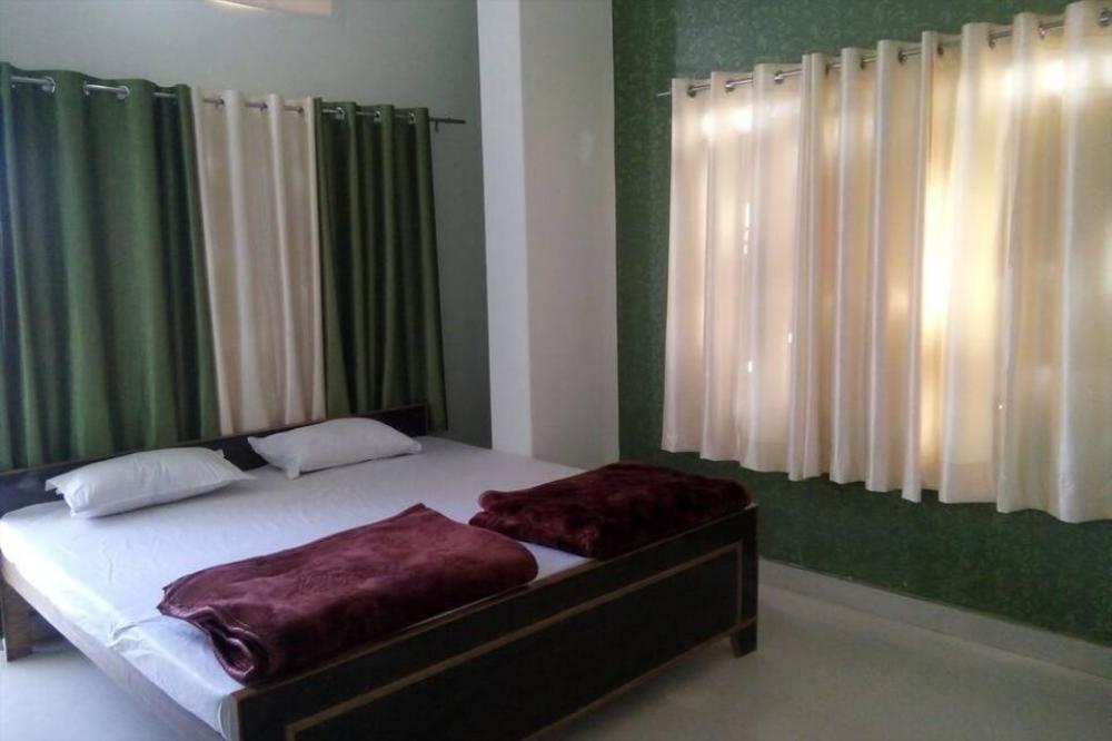 lake view hotel