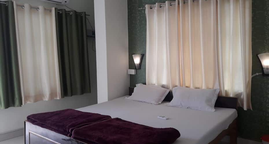 lake view hotel