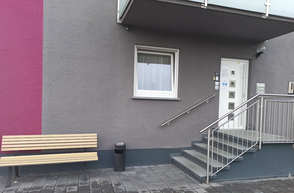 hotel gastehaus stock