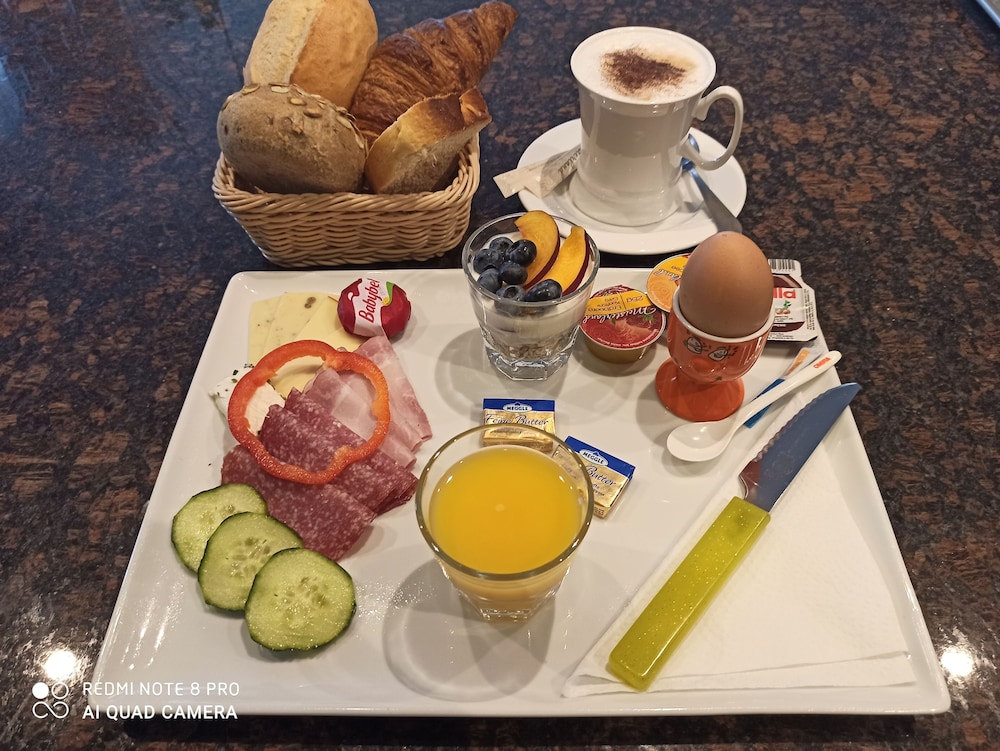 hotel gastehaus stock