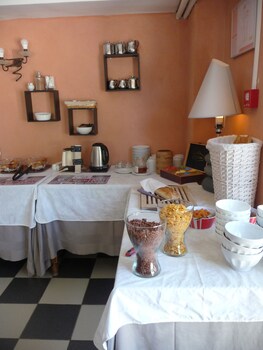 Le Colombier,Gard>>Collias,3 star