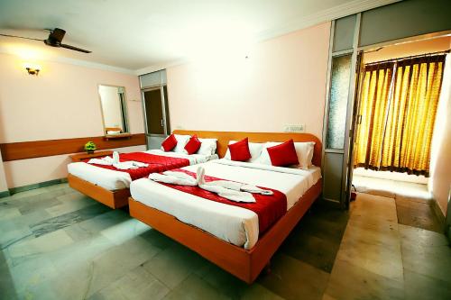 hotel kirthikaa palace