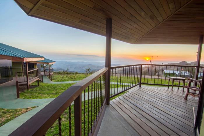 hotel tropico monteverde