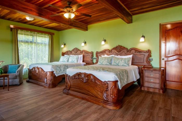 hotel tropico monteverde