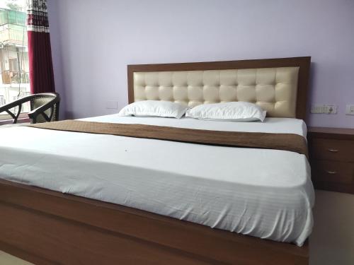 hotel howard
