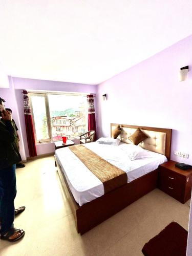 hotel howard