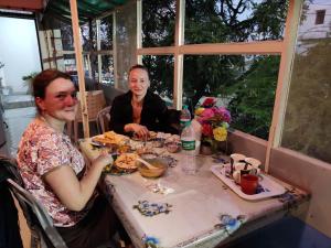 Max,Belanganj>>Agra,3 star