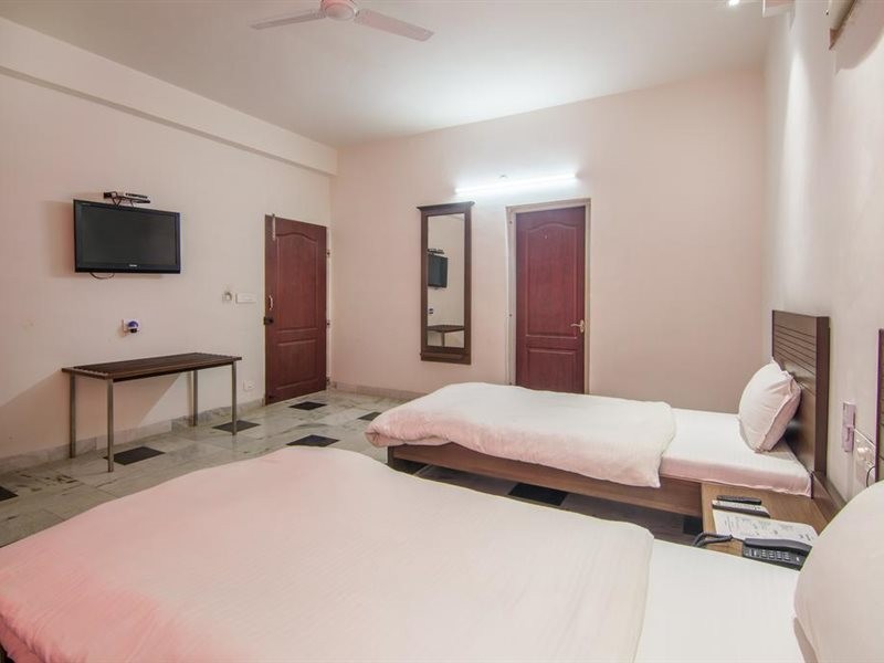 hotel bhakti dhama