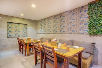 hotel lokis forest inn