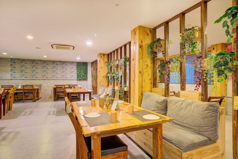 hotel lokis forest inn