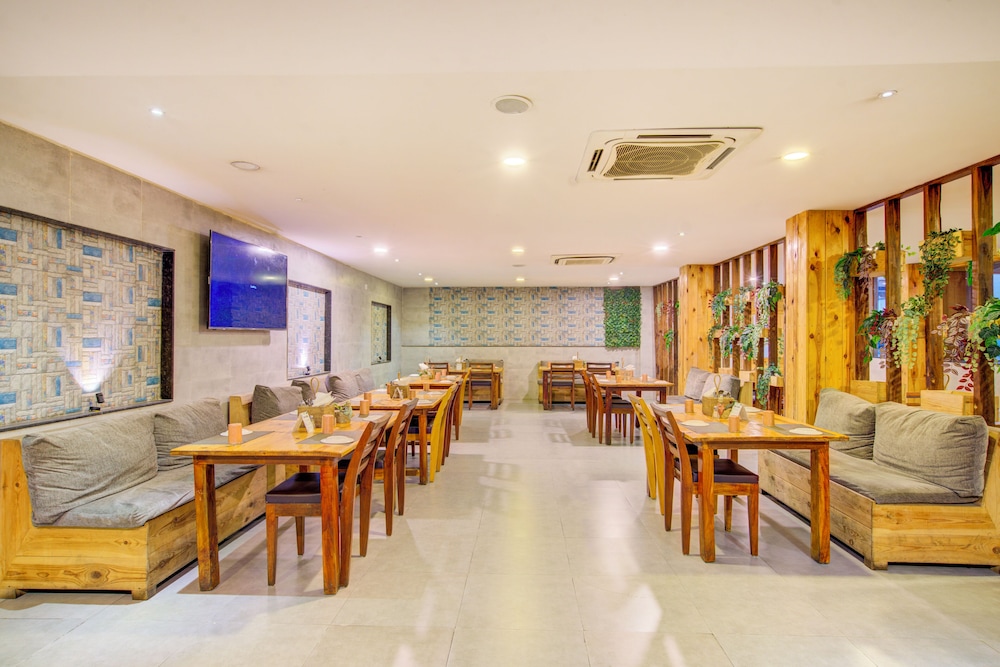 hotel lokis forest inn