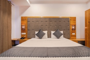 hotel lokis forest inn