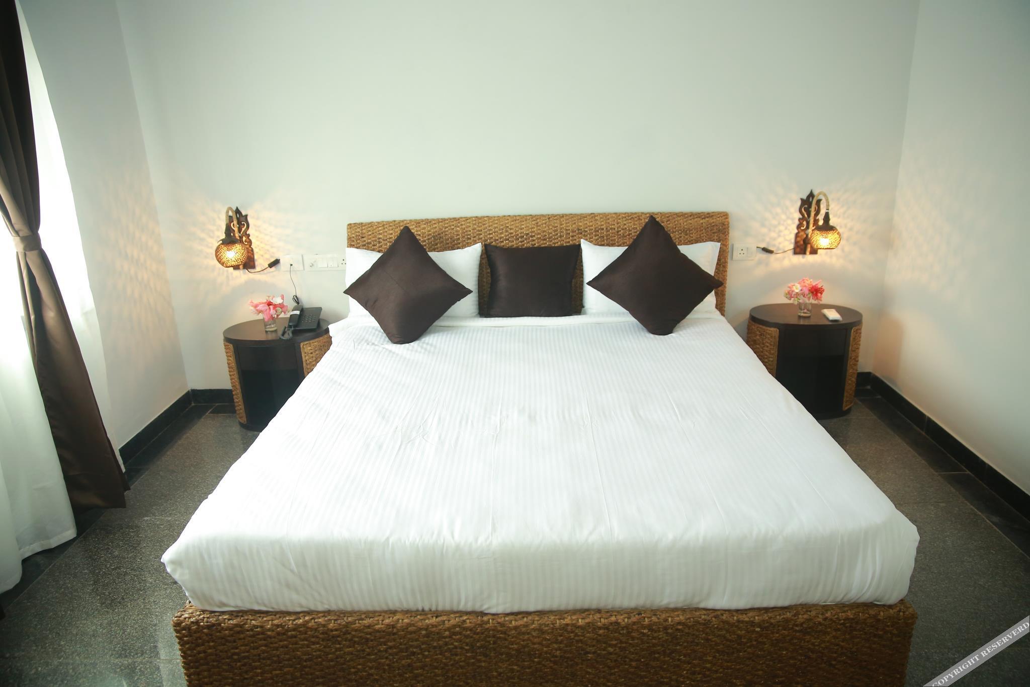 hotel lokis forest inn