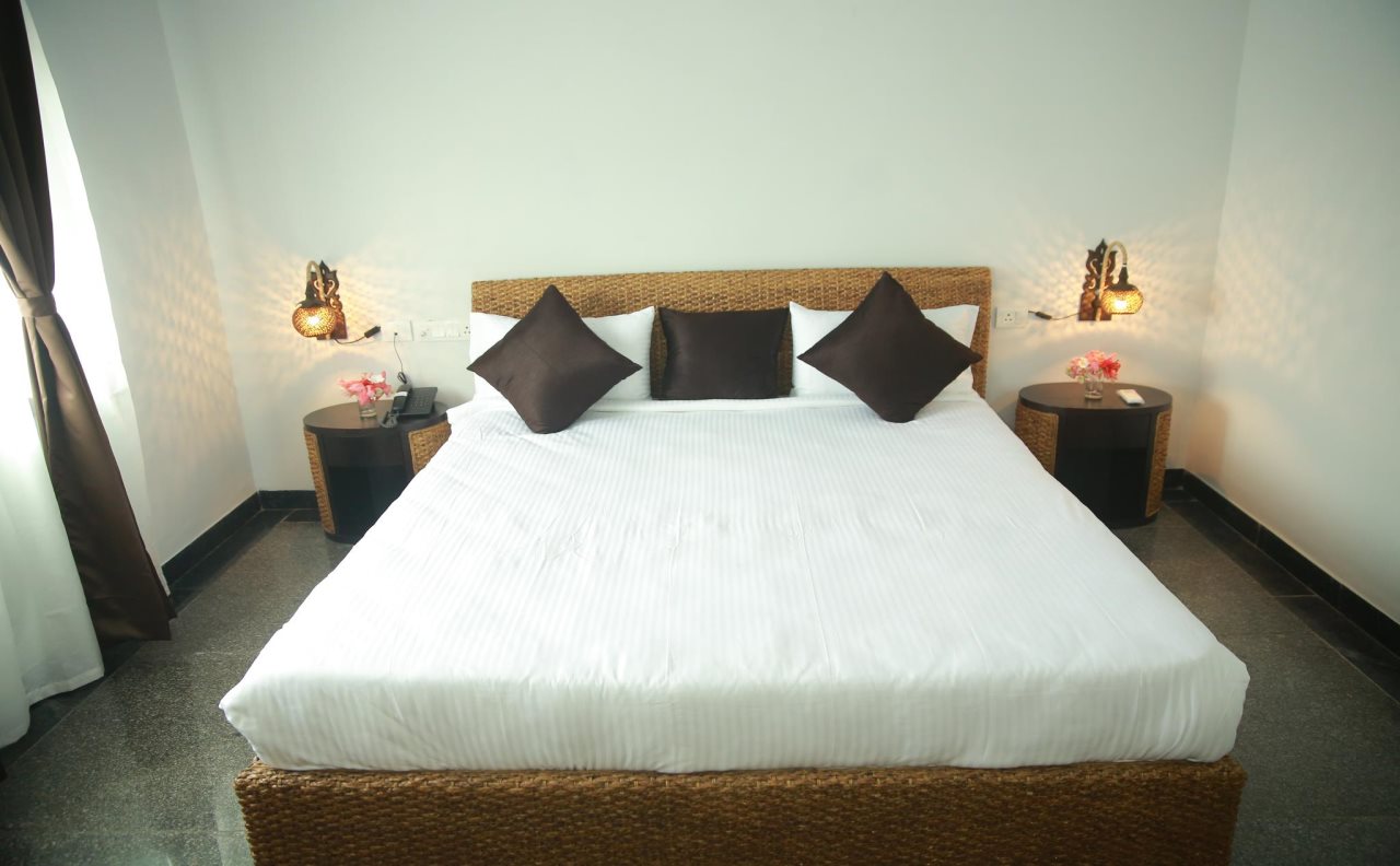 hotel lokis forest inn