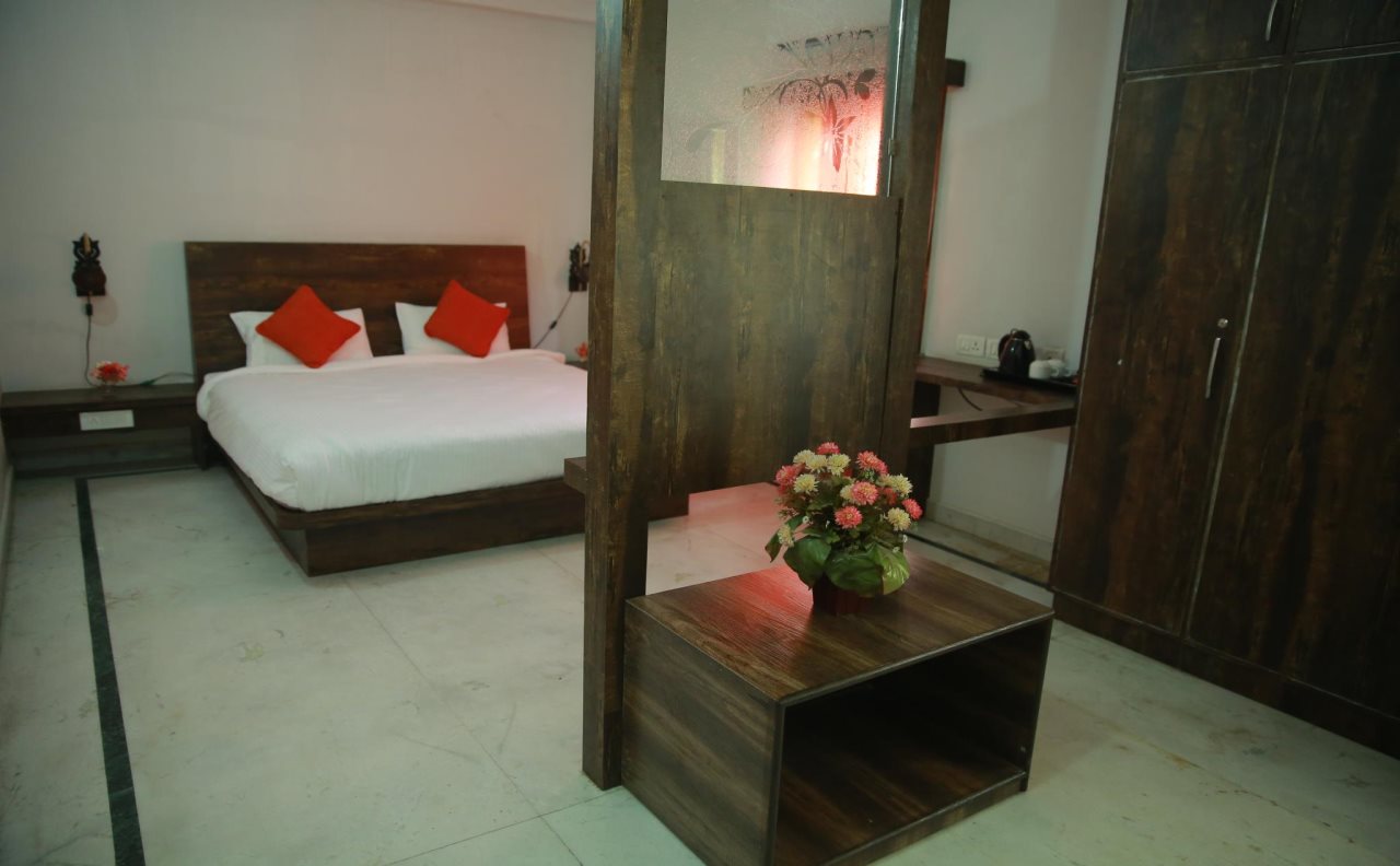 hotel lokis forest inn