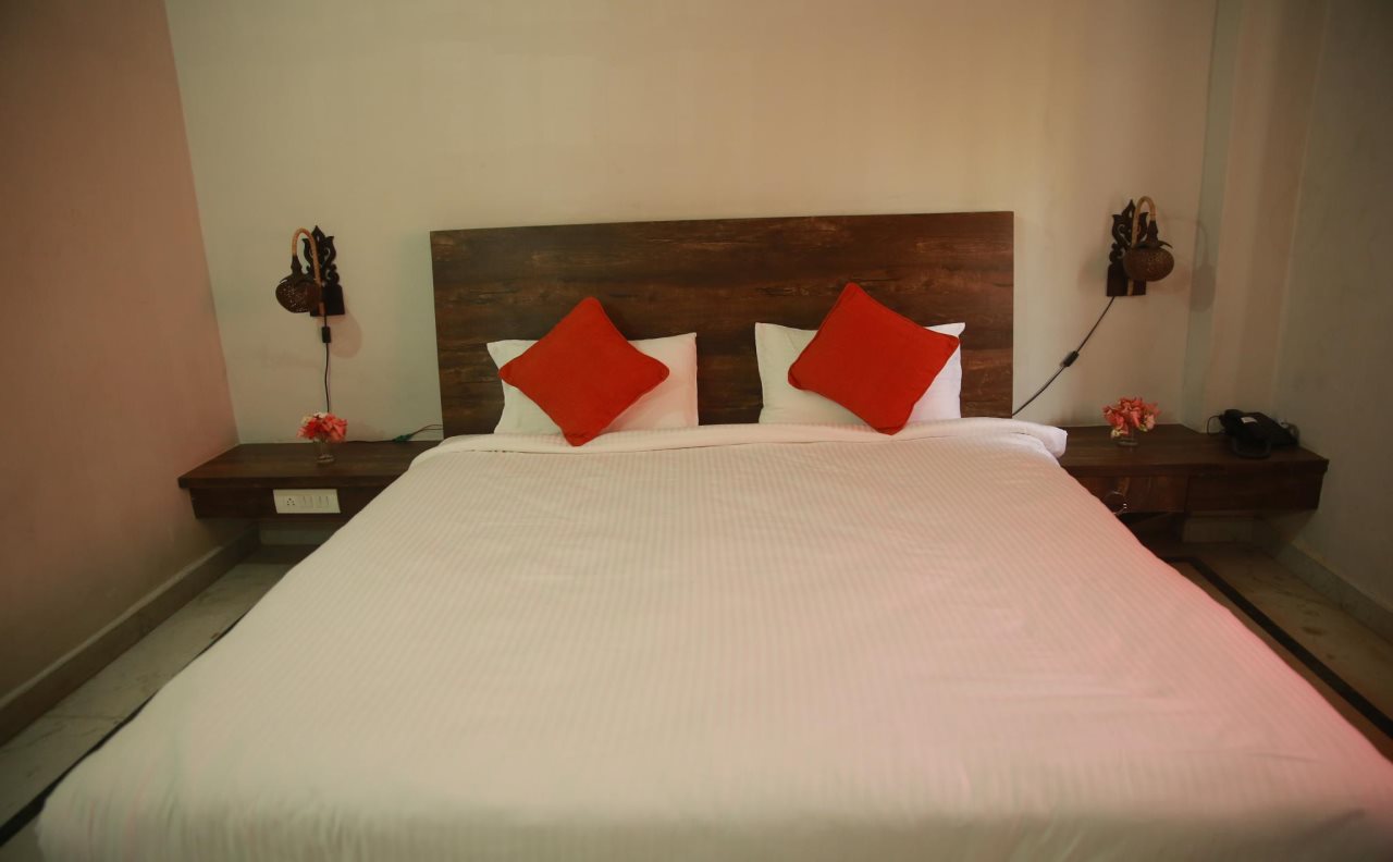 hotel lokis forest inn
