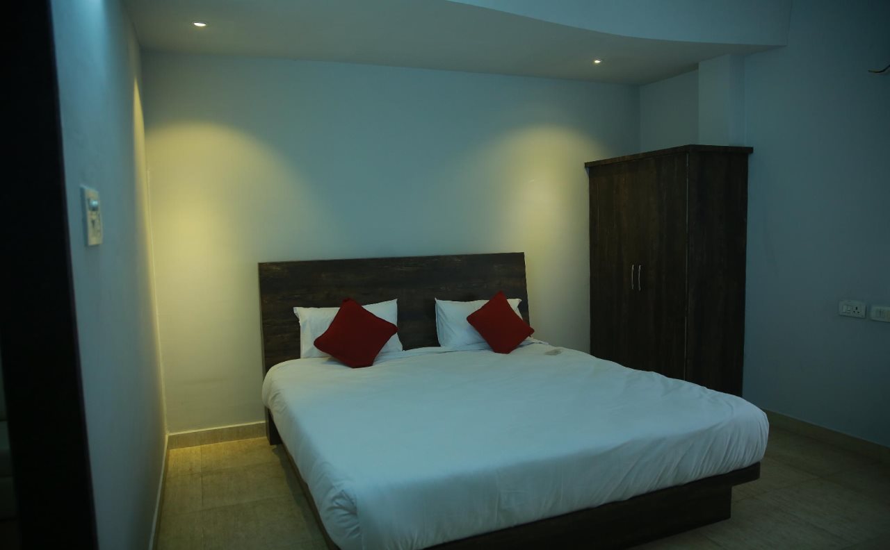 hotel lokis forest inn