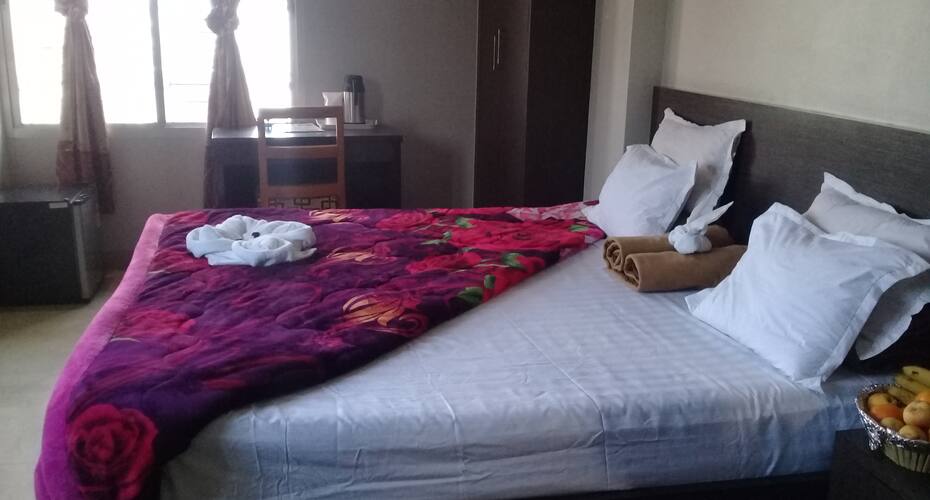 hotel balaji international