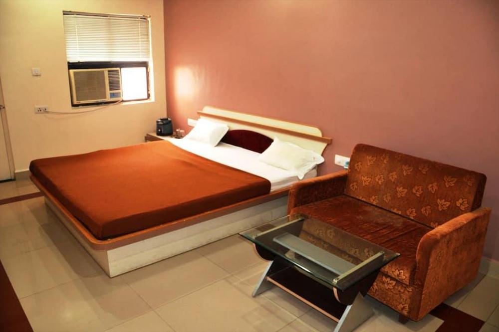 hotel sukhnath