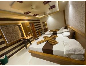 hotel sukhnath