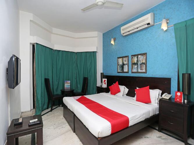 hotel city palace near mahakal
