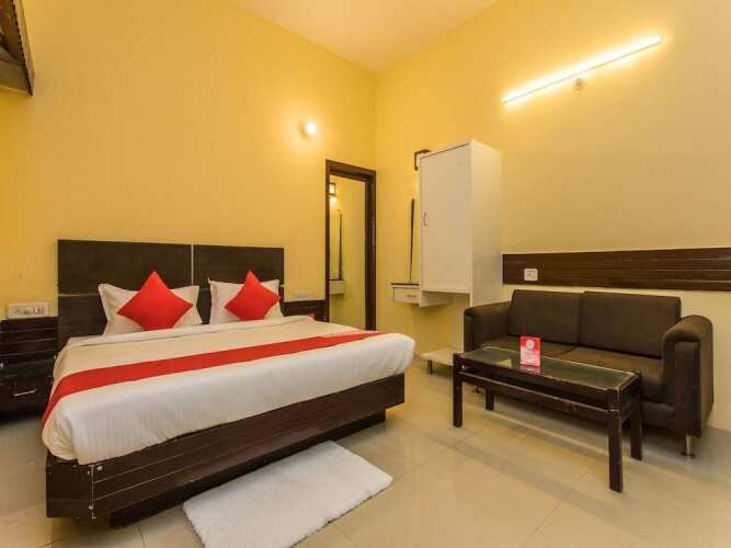 hotel city palace near mahakal