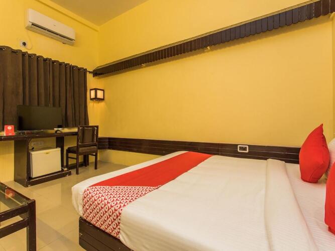 hotel city palace near mahakal