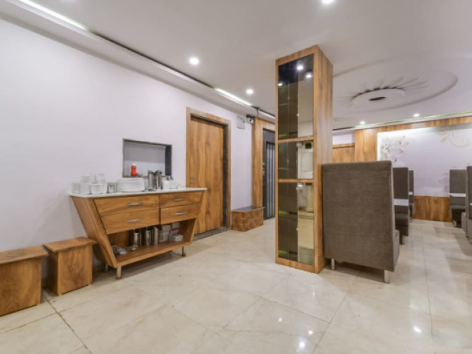 hotel city palace near mahakal
