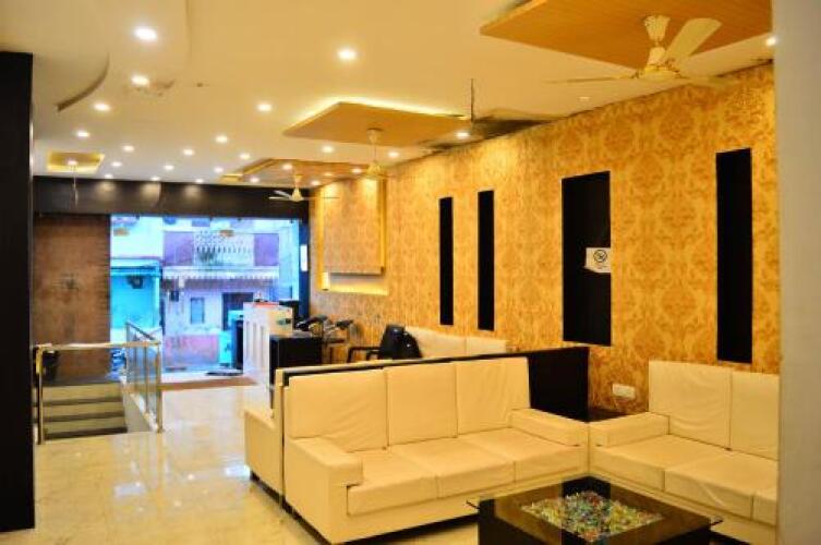 hotel city palace near mahakal