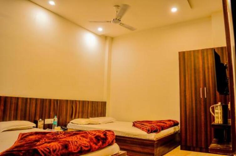 hotel city palace near mahakal