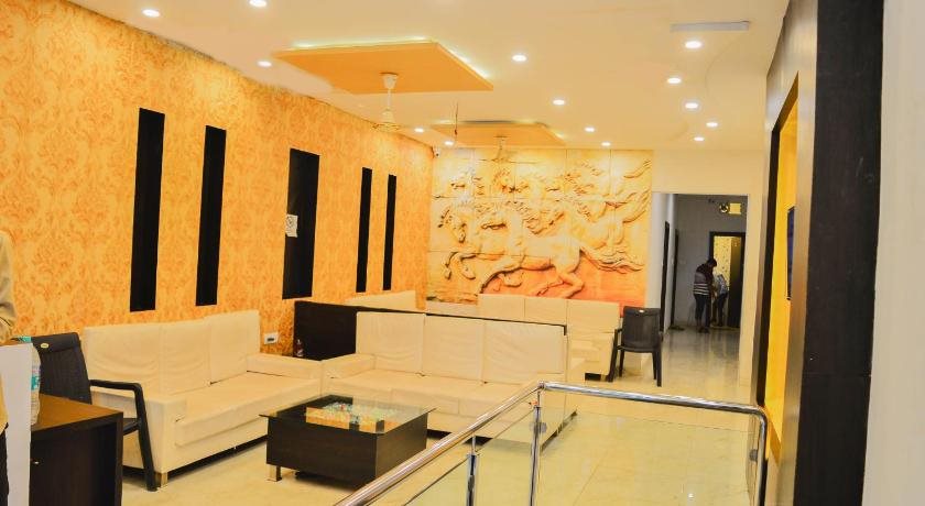 hotel city palace near mahakal