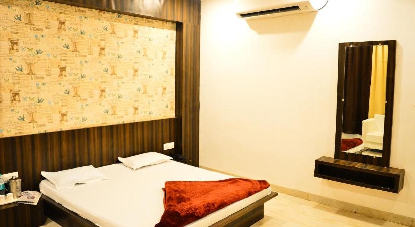 hotel city palace near mahakal