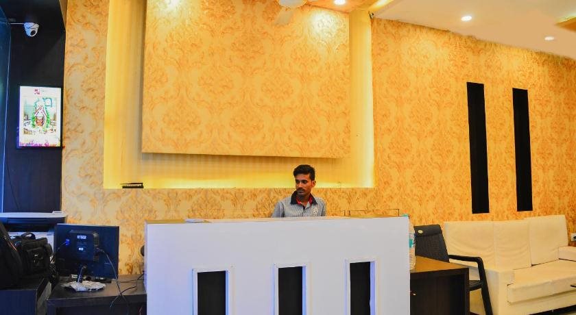 hotel city palace near mahakal