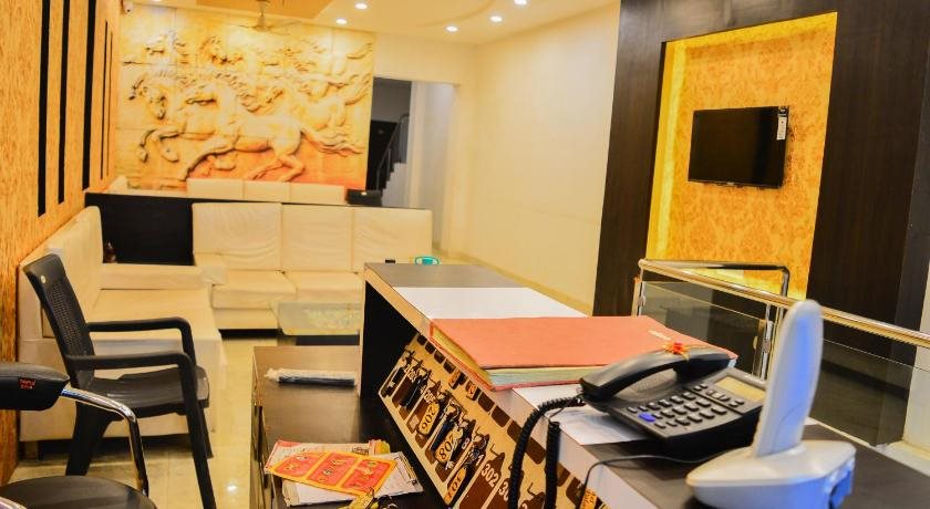 hotel city palace near mahakal