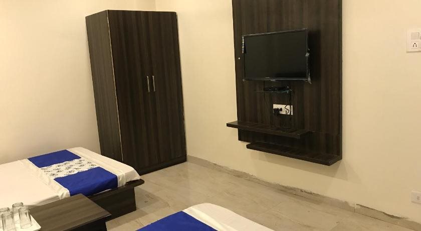 hotel city palace near mahakal