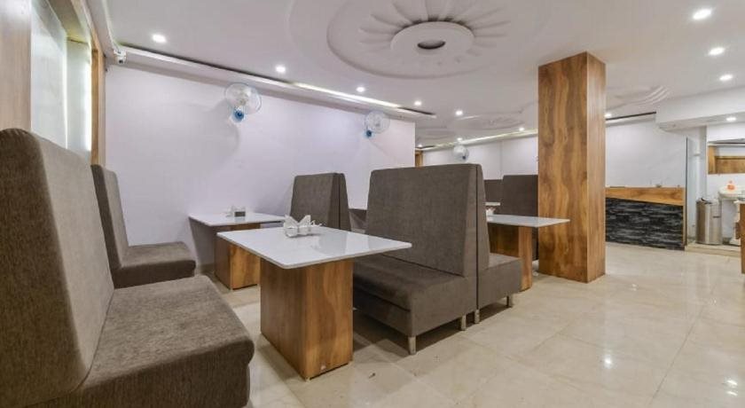 hotel city palace near mahakal
