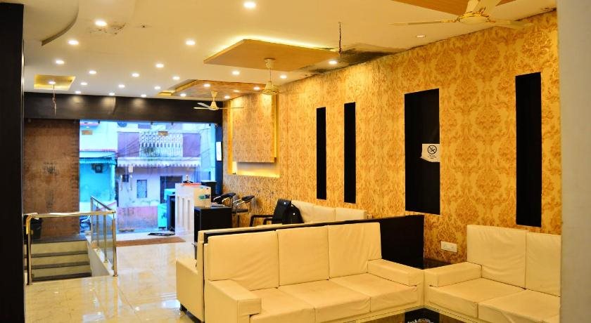 hotel city palace near mahakal