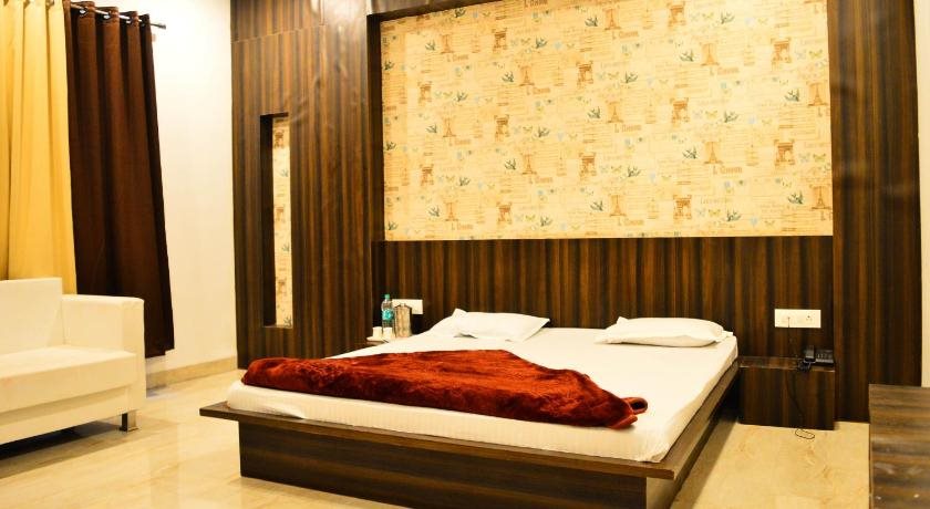 hotel city palace near mahakal