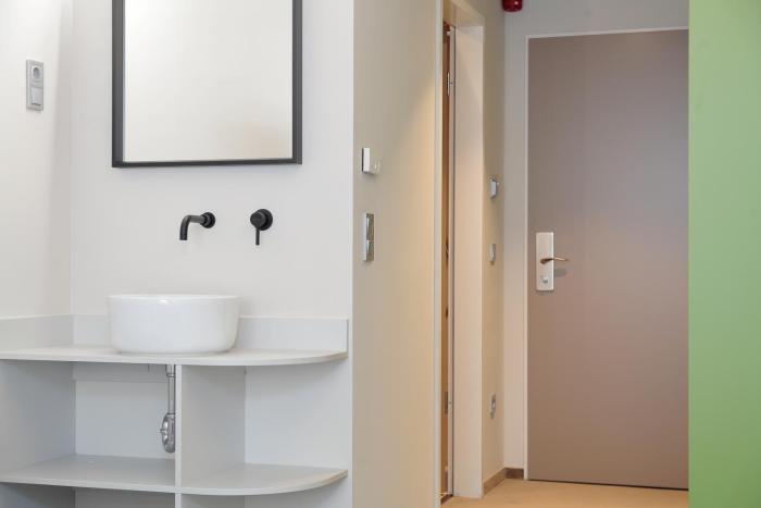 maverick urban lodge hostel