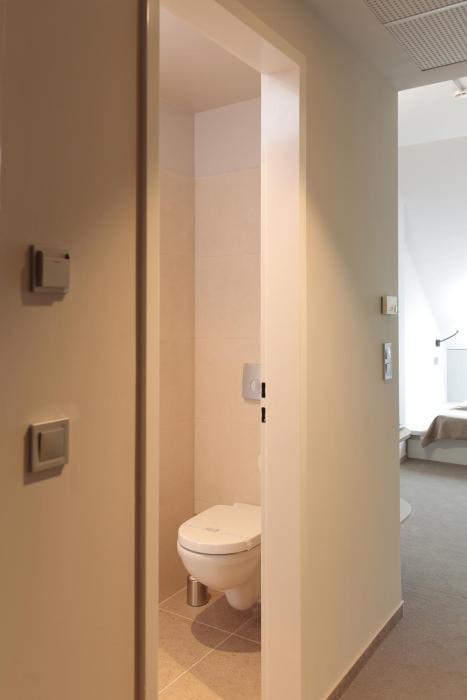 maverick urban lodge hostel