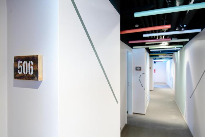 maverick urban lodge hostel