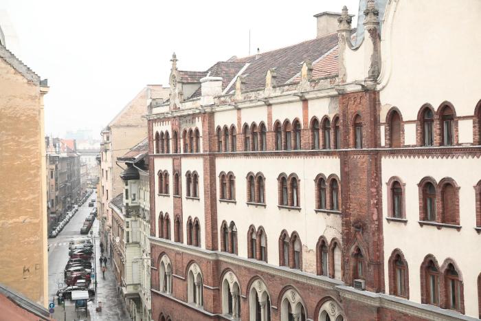 maverick urban lodge hostel