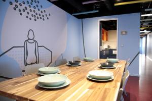 maverick urban lodge hostel