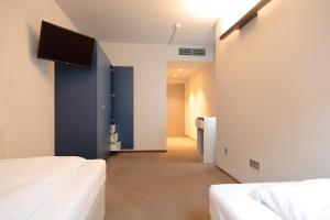 maverick urban lodge hostel