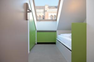 maverick urban lodge hostel