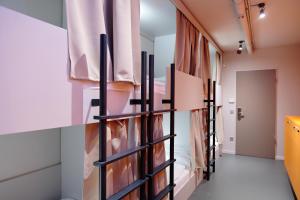 maverick urban lodge hostel